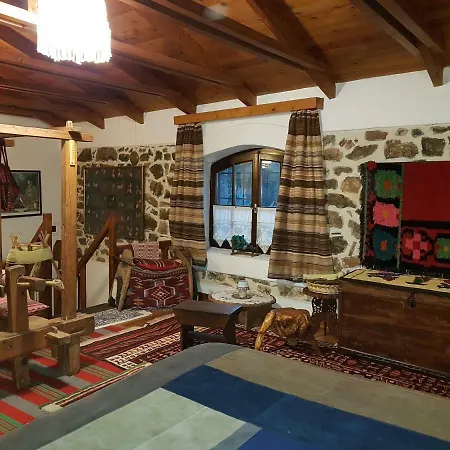Niko's Traditional Stone House *