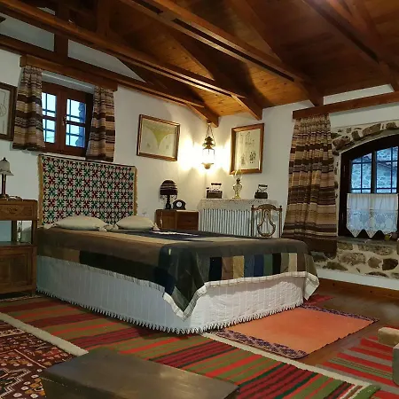 Niko's Traditional Stone House Casa de Férias Amfíklia